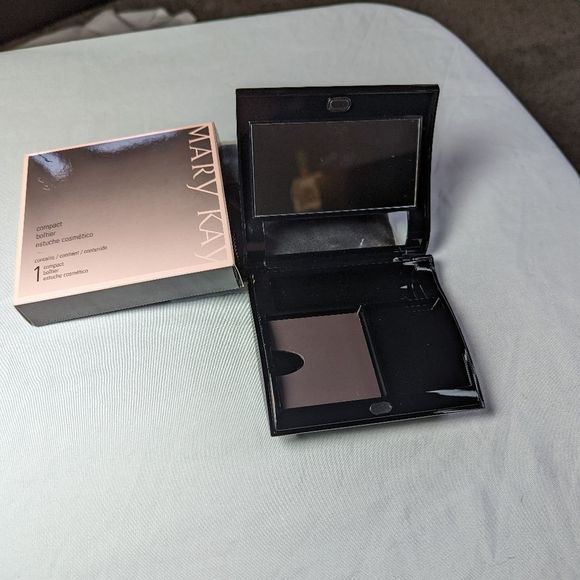 Compact Mary Kay Black and Pink Unfilled Comes with Compact Cover - Picture 8 of 11